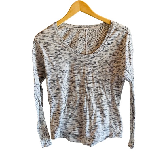 Lululemon Tops - Lululemon Heather Gray Long Sleeve Thumb Hole Top Size 6